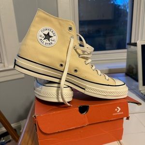 Converse Chuck ‘70 light yellow never worn with box size 10 men’s